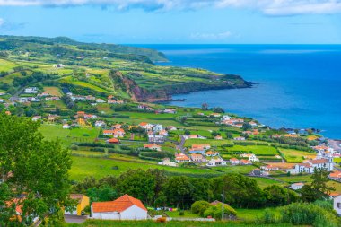 Portekiz, Azores 'teki Periler adasının kırsal manzarası.