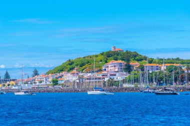 Portekiz 'in Horta kasabasının kıyı şeridi Faial Adası, Azores.
