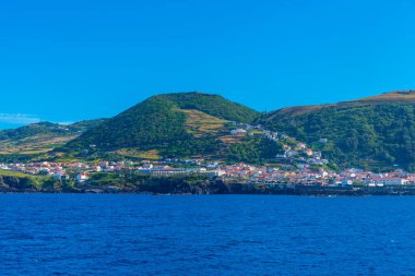 Portekiz, Azores 'teki Sao Jorge Adası' ndaki velas limanı..