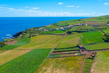 Portekiz, Azores 'deki Sao Jorge adasının kırsal arazisi..