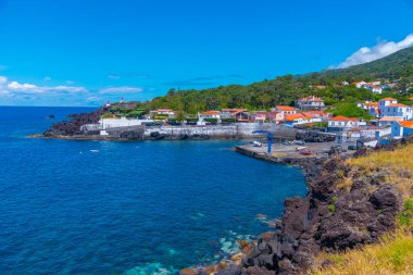 Portekiz, Azores 'in Sao Jorge adasındaki Urzelina kasabası..