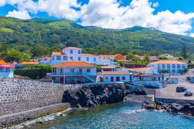 Portekiz, Azores 'in Sao Jorge adasındaki Urzelina kasabası..