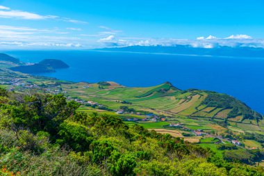 Portekiz, Azores 'deki Sao Jorge adasının kırsal arazisi..