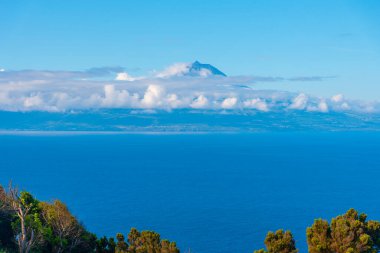 Portekiz, Azores 'deki Pico Dağı.