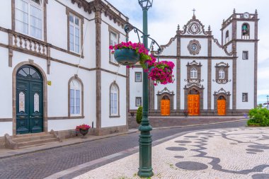 Portekiz 'in Azores kentindeki Nordeste kasabasında Sao Jorge Kilisesi.