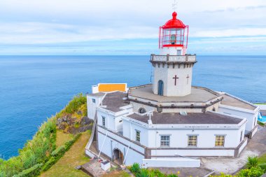 Portekiz, Azores 'deki Sao Miguel adasındaki Arnel deniz feneri..