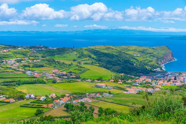 Portekiz, Azores 'teki Periler adasının kırsal manzarası.