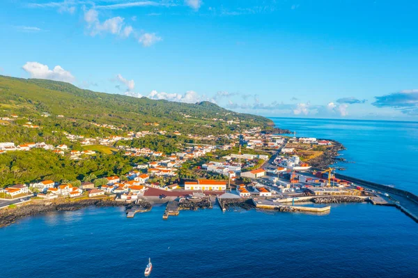 Portekiz 'de Sao Roque do Pico kasabasının hava manzarası.