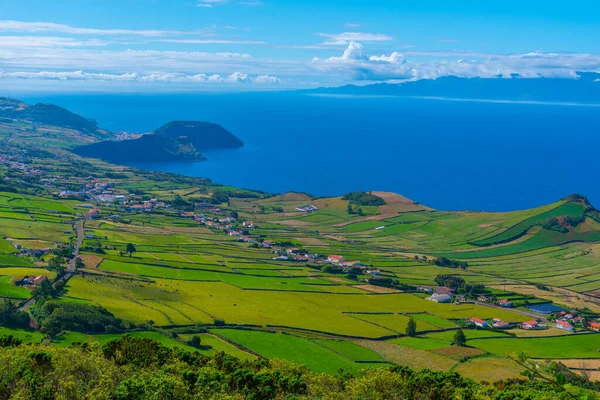 Portekiz, Azores 'deki Sao Jorge adasının kırsal arazisi..