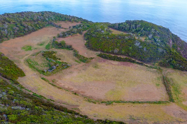 Portekiz, Sao Jorge, Vleas kasabası yakınlarındaki Morro Grande Caldera 'da engebeli bir arazi..