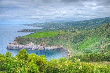Portekiz 'deki Sao Miguel adasının kıyı şeridi.