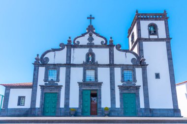 Pico Vermelho 'daki Yardım Kilisesi Sao Miguel, Portekiz.