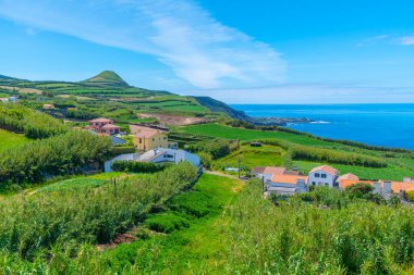 Portekiz, Azores 'deki Sao Miguel adasının kırsal arazisi..