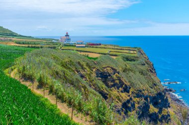 Ponta da Ferraria deniz feneri Sao Miguel Adası, Portekiz.