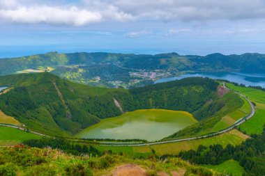 Lagoa de Santiago Portekiz 'deki Sao Miguel adasında..