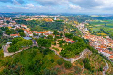 Santarem Kalesi, Portekiz 'de Tajo nehrinin üzerindeki bir tepede yer almaktadır..