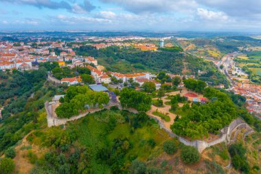 Santarem Kalesi, Portekiz 'de Tajo nehrinin üzerindeki bir tepede yer almaktadır..