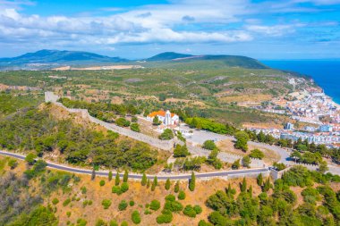 Setubal, Portekiz yakınlarındaki Susimbra şatosunun görüntüsü.
