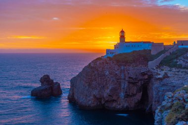 Portekiz 'de gün batımında Cabo de Sao Vicente.