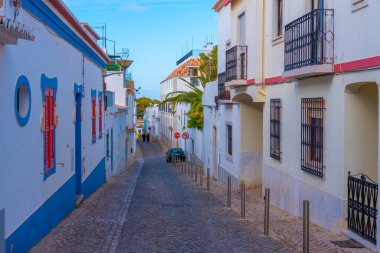 Portekiz 'in eski Lagos kasabasının dar sokakları.