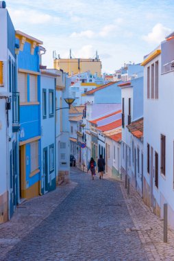 Portekiz 'in eski Lagos kasabasının dar sokakları.