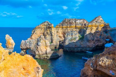 Portekiz, Lagos yakınlarındaki Ponta da Piedade uçurumları.