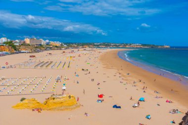 Portekiz 'de Praia da Rocha manzarası.