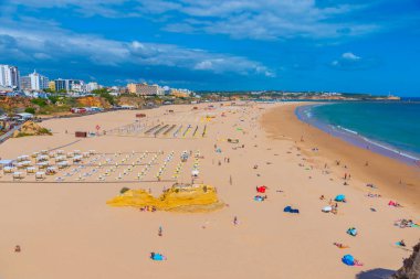 Portekiz 'de Praia da Rocha manzarası.
