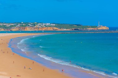 Portekiz 'de Praia da Rocha manzarası.