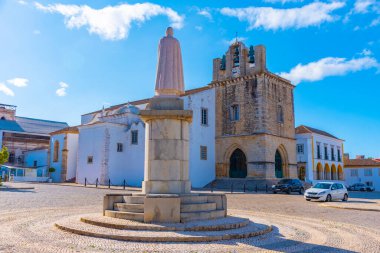 Portekiz 'in Faro kentindeki katedral manzarası.
