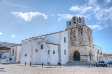 Portekiz 'in Faro kentindeki katedral manzarası.