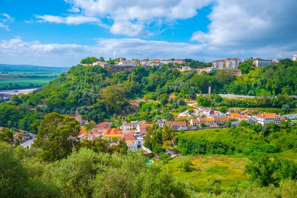 Santarem Kalesi, Portekiz 'de Tajo nehrinin üzerindeki bir tepede yer almaktadır..
