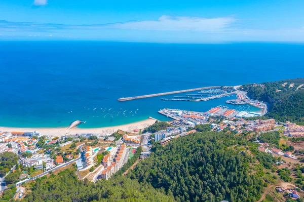 Portekiz kıyı kasabası Susimbra 'nın havadan görünüşü.