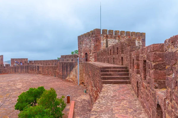 Portekiz 'in Silves kasabasında bir kale manzarası.