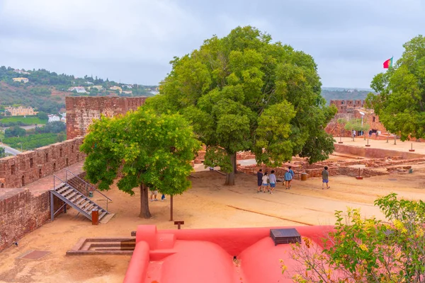 Portekiz 'in Silves kasabasında bir kale manzarası.