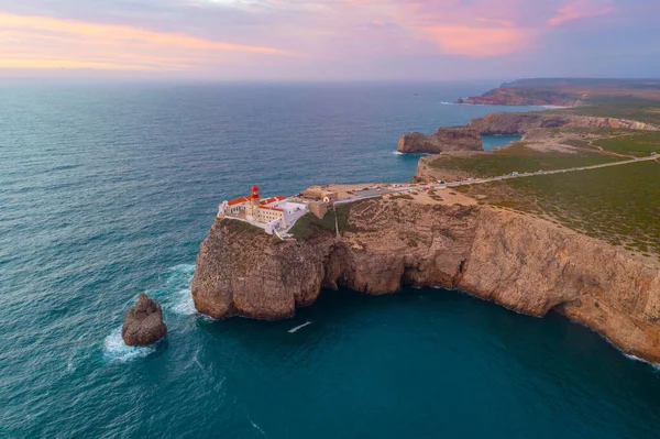 Portekiz 'de gün batımında Cabo de Sao Vicente.