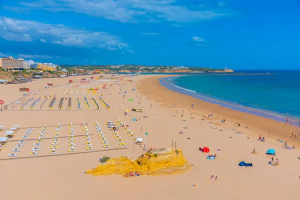 Portekiz 'de Praia da Rocha manzarası.