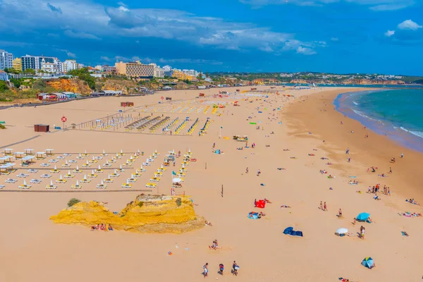 Portekiz 'de Praia da Rocha manzarası.