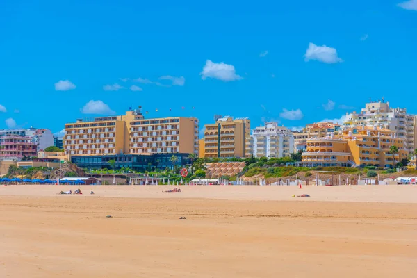 Portekiz 'de Portimao sahiline bakan oteller..