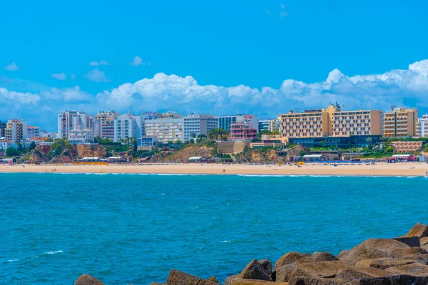 Portekiz 'de Portimao sahiline bakan oteller..