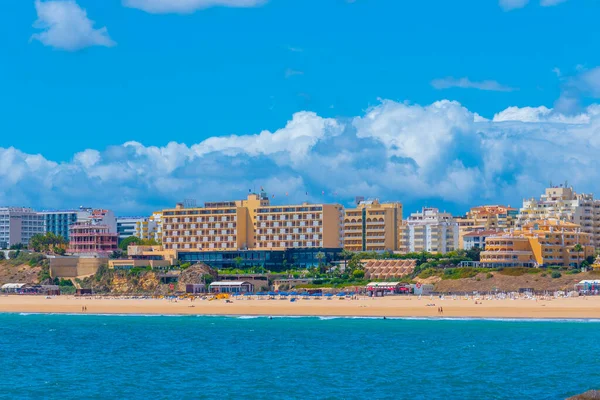 Portekiz 'de Portimao sahiline bakan oteller..