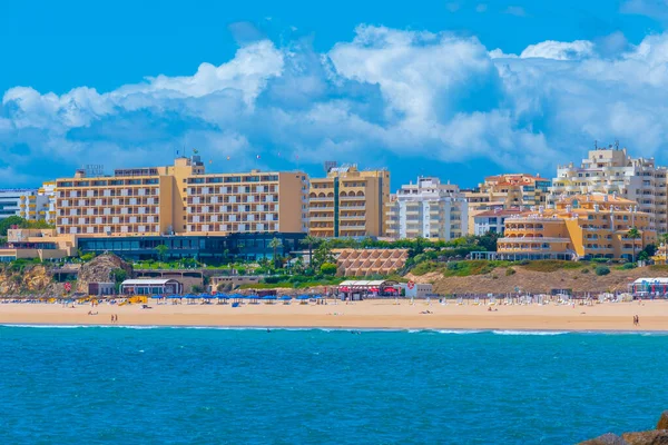 Portekiz 'de Portimao sahiline bakan oteller..