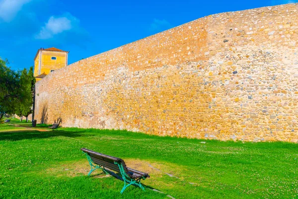 Portekiz 'in Faro kasabasındaki kale..