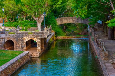 Portekiz 'in Algarve bölgesinde Fonte Grande de Alte baharı.