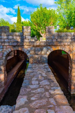 Portekiz 'in Algarve bölgesinde Fonte Grande de Alte baharı.