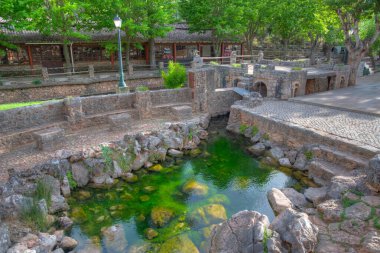 Portekiz 'in Algarve bölgesinde Fonte Grande de Alte baharı.