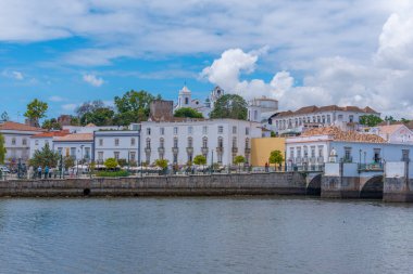 Portekiz 'in Tavira şehrinin Panoraması.