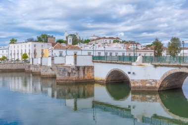 Portekiz 'in Tavira şehrinin Panoraması.