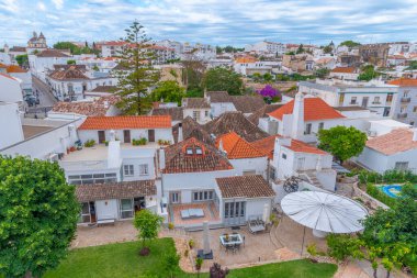 Tavira 'nın kaleden izlediği Portekiz kasabası.