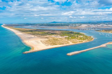 Portekiz 'deki Ilha de Tavira' nın hava görüntüsü.
